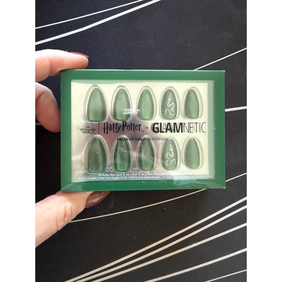 New Glamnetic x Harry Potter collab Slytherin Press on Nails - Picture 3 of 4